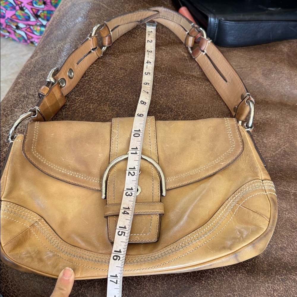 Coach 10578 Vintage British Tan Soho Leather w/Buckle Shoulder Bag - Picture 2 of 13